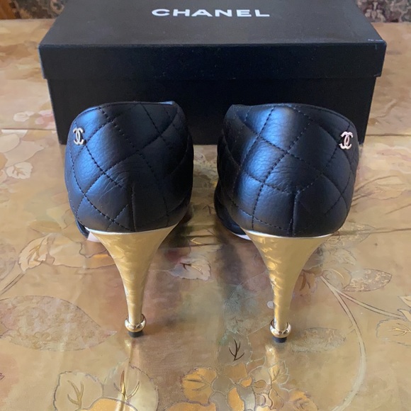 Brand new authentic Chanel heeled booties (pump) - Picture 4 of 7